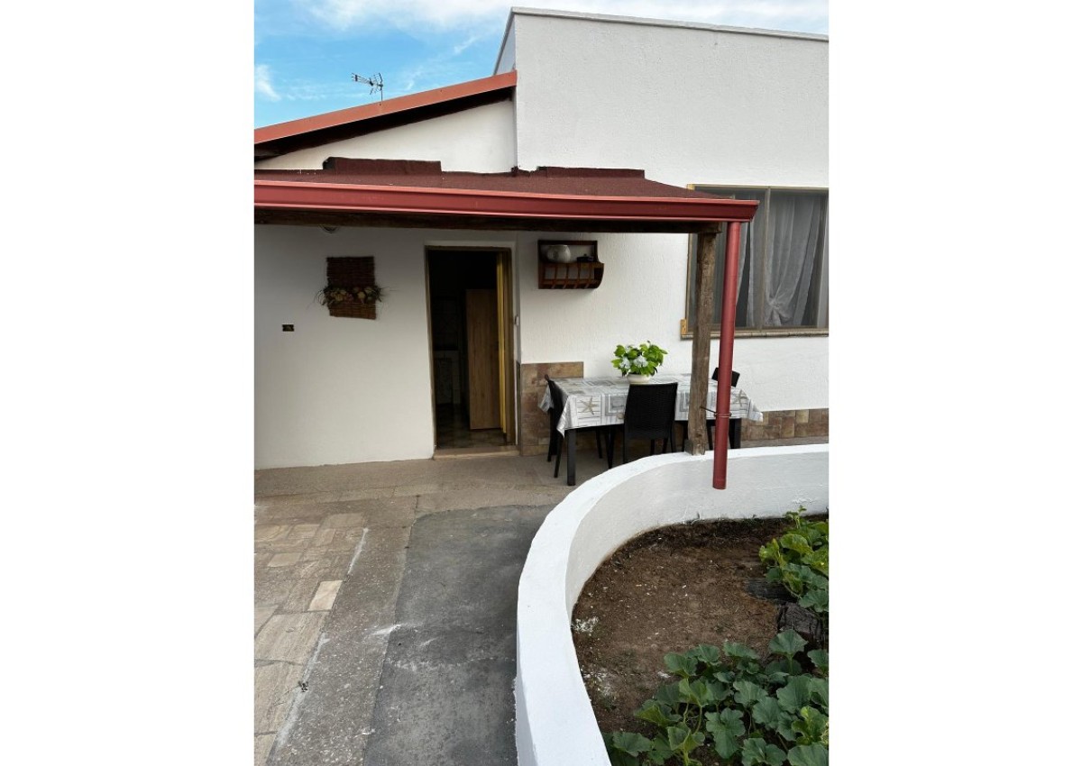 coutry home cristina